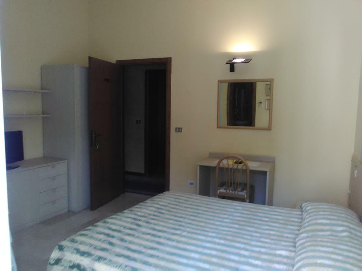 بسكييرا ديل غاردا Hotel Cristallo المظهر الخارجي الصورة